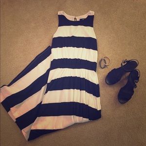 SPRING FAVE 🌻Mossimo B&W Striped Maxi Dress